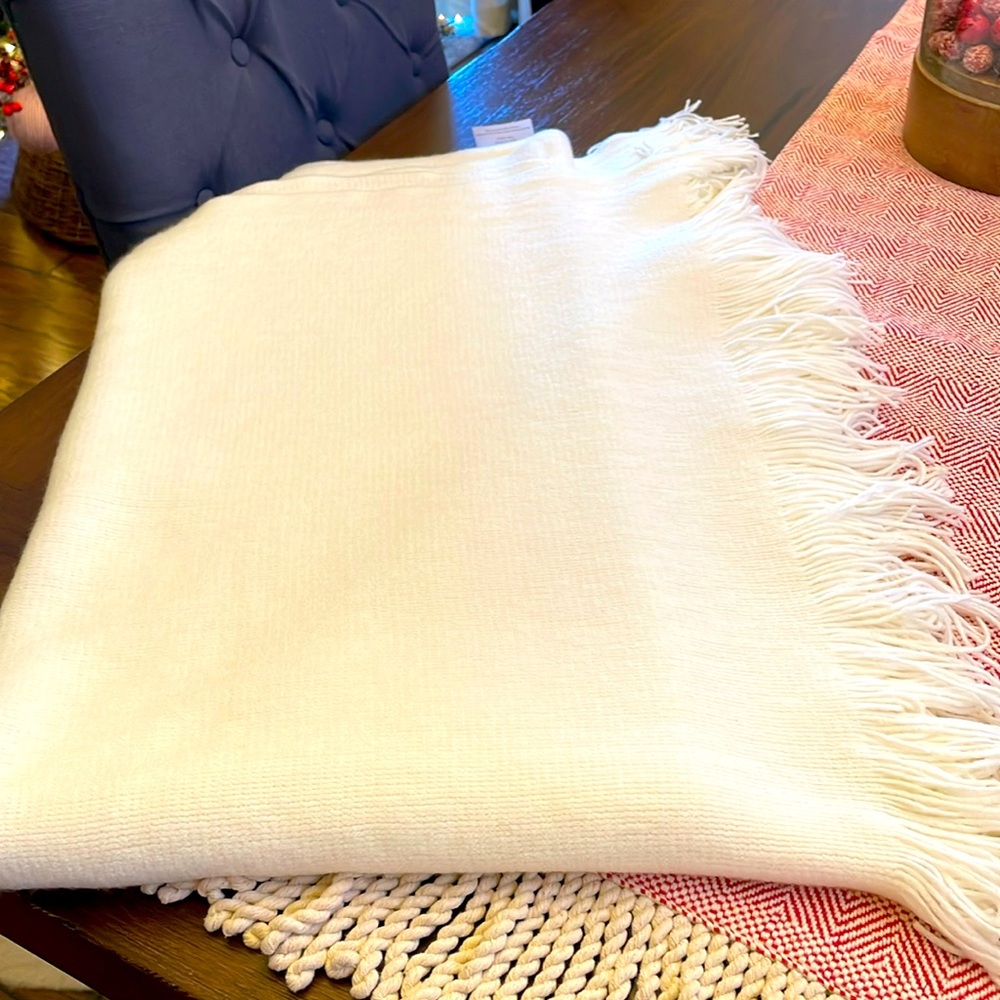 Harper Throw Blanket Winter White